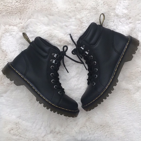 Dr. Martens Faora leather black boot NWOT - Picture 16 of 16